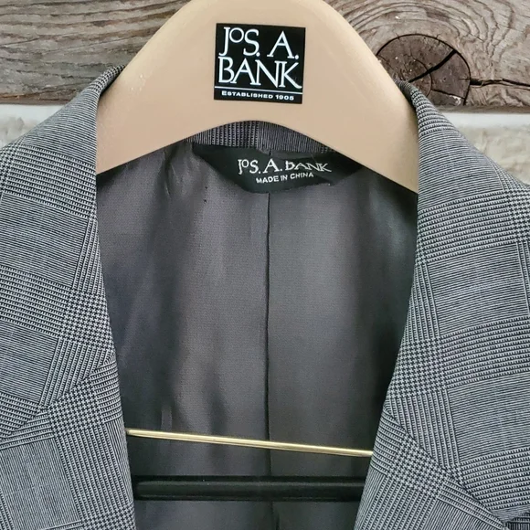 Jos. A. Bank jacket...gray...in very good condition! Size R 42 - Picture 2 of 9